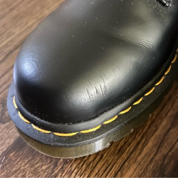 Dr. Martens 1460 Black Smooth Leather Combat Boot - Size Women’s 8, Men’s 7 - Picture 6 of 16